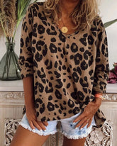 Langarm-T-Shirt mit Leopardenmuster und V-Ausschnitt