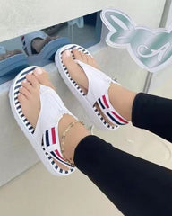 Flache Sandalen mit Reißverschluss