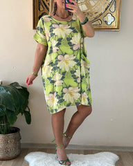 Kleid mit Blumenmuster und rundem Ausschnitt