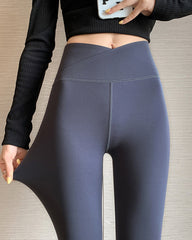 Bauchstraffende Hose mit gekreuzter Taille