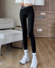 Bauchstraffende Hose mit gekreuzter Taille