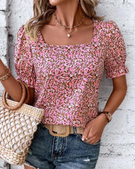 Kurzarmbluse mit Blumenmuster und quadratischem Ausschnitt