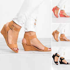 Keilsandalen mit Schnalle