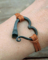 Handgefertigtes Liebes-Hufeisen-Nagelarmband