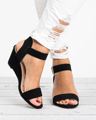 Keilsandalen mit Schnalle