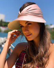 Auffälliger Sonnenschutzhut