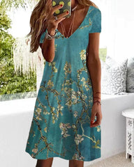 Kleider mit trendigen Prints und V-Ausschnitt 