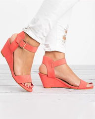 Keilsandalen mit Schnalle