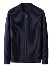 Strickjacke mit Rundhalsausschnitt. Lässiger Pullover 