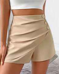 Einfarbige, modische Shorts mit Falten