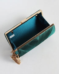 Tasche mit Quaste zum Halten in der Hand