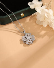 Glücksbringer mit Halskette und Ohrringen