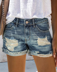 Zerrissene Jeansshorts mit mittlerer Taille