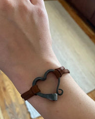 Handgefertigtes Liebes-Hufeisen-Nagelarmband