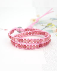 Armband mit gewebten Steinperlen in mehreren Farben