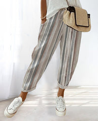 Mehrfarbige Hose mit Streifendruck