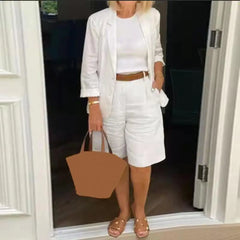 Luxuriöses Set aus Blazer und Shorts