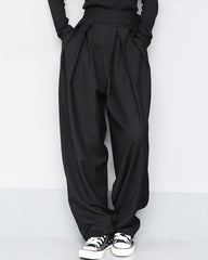 Hose mit hoher Taille und lockerer Passform