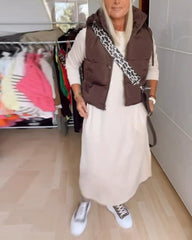 Schlichter Mantel mit Kapuze