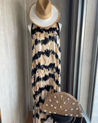 Ärmelloses langes Kleid mit Kontrastdruck