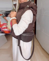 Schlichter Mantel mit Kapuze