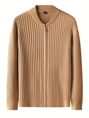 Strickjacke mit Rundhalsausschnitt. Lässiger Pullover 